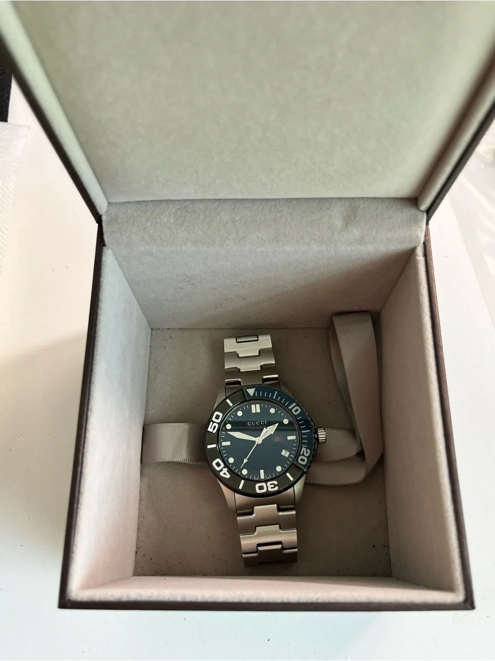 Gucci Sport Dive men’s Watch 126.2 Swiss Made